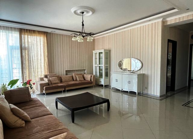 იყიდება ბინა ვაკეში