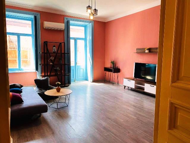 Flat for rent in Sololaki