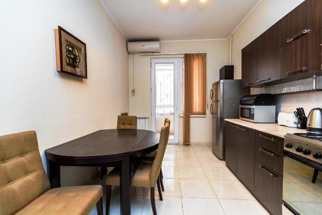 ქირავდება ბინა ვერაზე