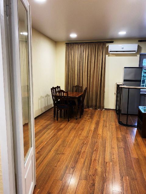 ქირავდება საოფისე ფართი საბურთალოზე