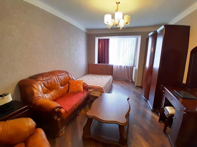 იყიდება ბინა ვაკეში