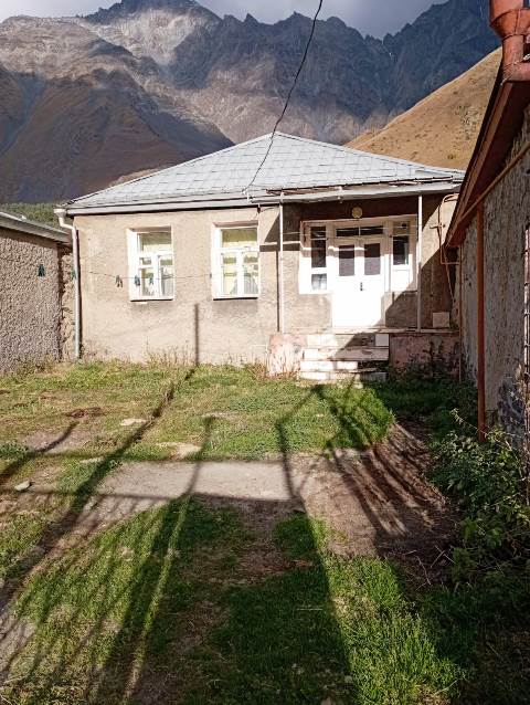 იყიდება სახლი ყაზბეგის რაიონში