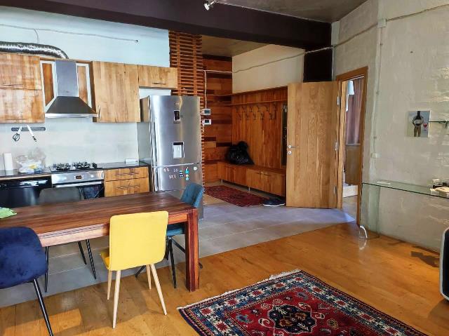 იყიდება ბინა ვაკეში