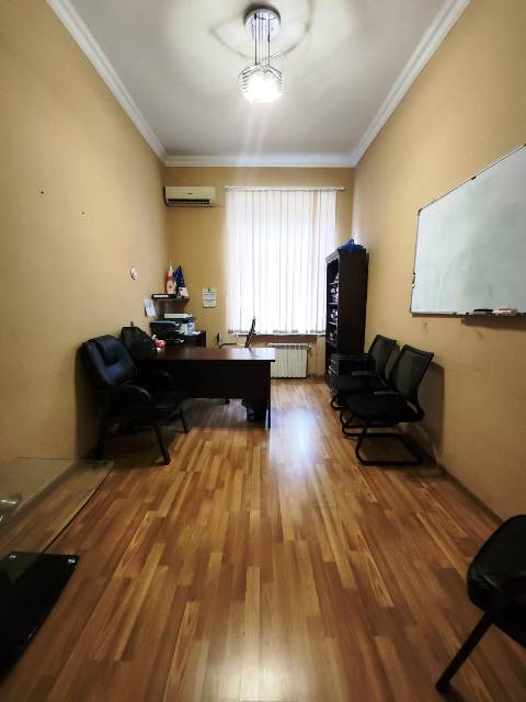 ქირავდება საოფისე ფართი მთაწმინდაზე