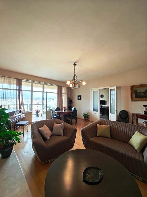 ქირავდება ბინა ვერაზე