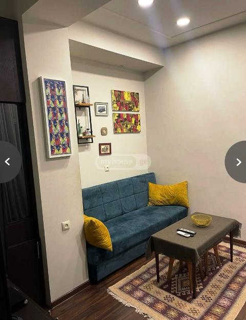 იყიდება ბინა ვერაზე