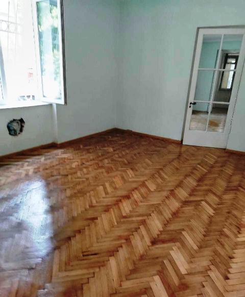 ქირავდება საოფისე ფართი საბურთალოზე