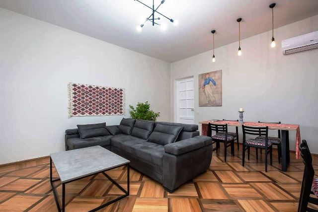 ქირავდება ბინა მთაწმინდა-სოლოლაკში