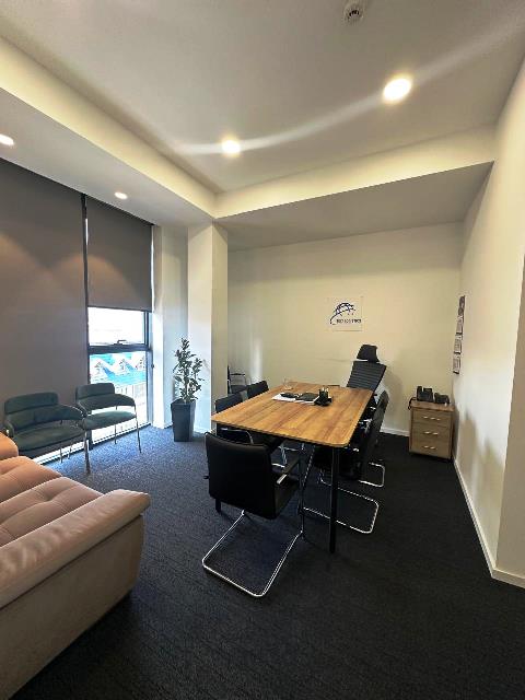 ქირავდება საოფისე ფართი ვერაზე