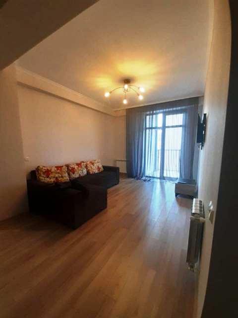 იყიდება ბინა საბურთალოზე