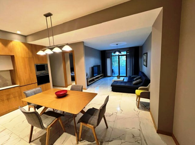 იყიდება ბინა ვაკეში