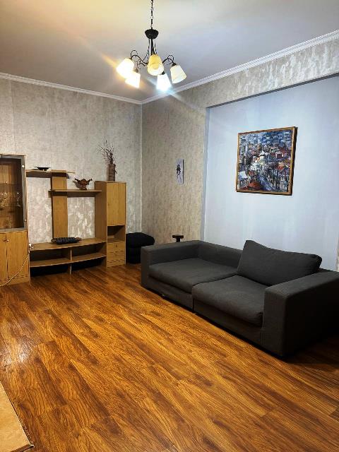 ქირავდება ბინა საბურთალოზე