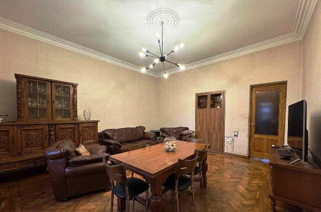 ქირავდება ბინა ვერაზე