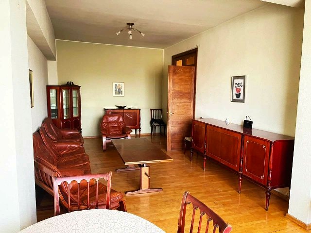 ქირავდება ბინა ვაკეში