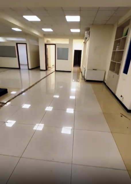 იყიდება კომერციული ფართი ვერაზე