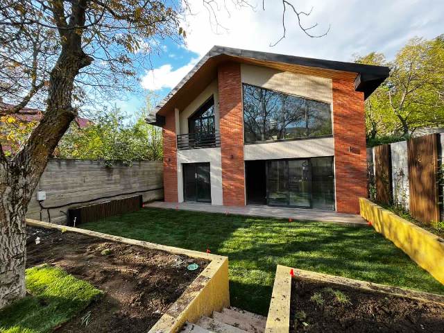 იყიდება სახლი წყნეთში