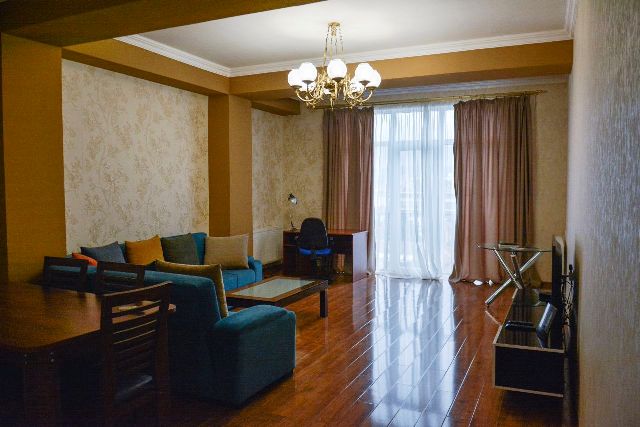 ქირავდება ბინა ვაკეში