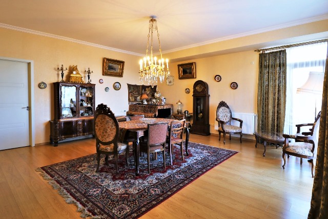 ქირავდება ბინა ვაკეში