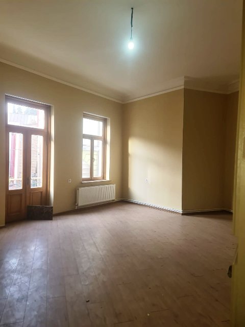 იყიდება ბინა სოლოლაკში