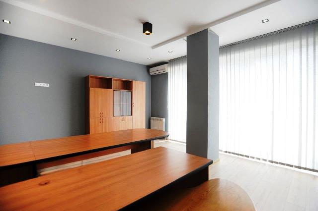 ქირავდება საოფისე ფართი საბურთალოზე