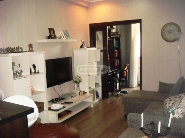 ქირავდება ბინა ვერაზე