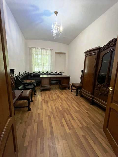 იყიდება ბინა ვერაზე