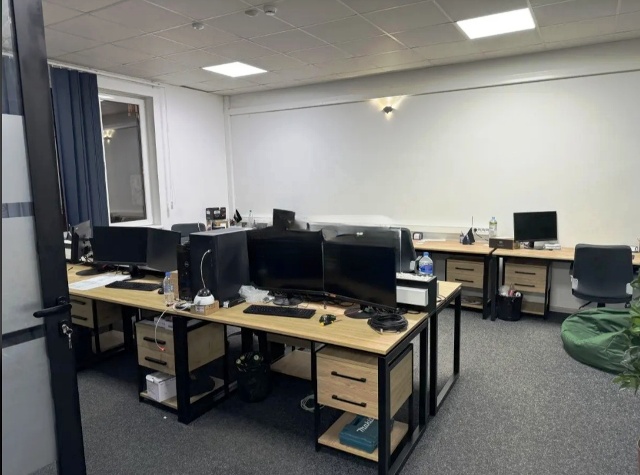 ქირავდება საოფისე ფართი ვაკეში