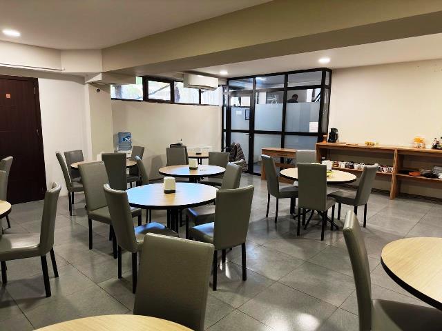 ქირავდება საოფისე ფართი საბურთალოზე