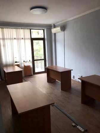 ქირავდება საოფისე ფართი ვაკეში