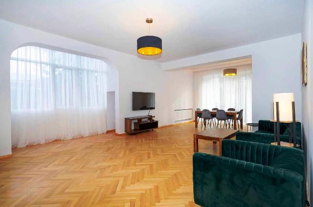 ქირავდება ბინა ვაკეში