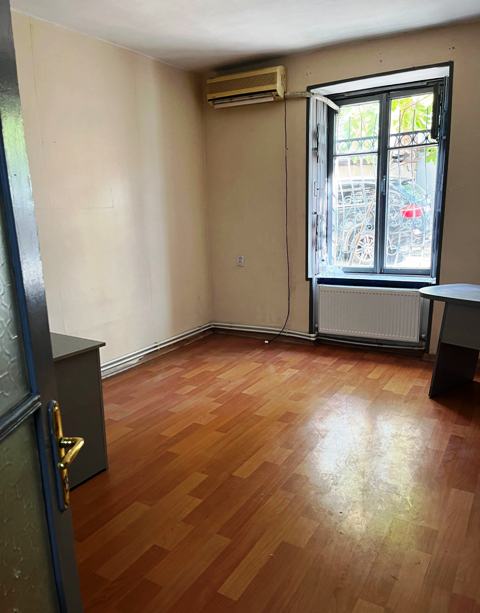 ქირავდება საოფისე ფართი ვაკეში