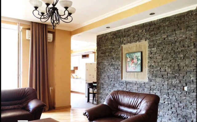 ქირავდება ბინა ვაკეში