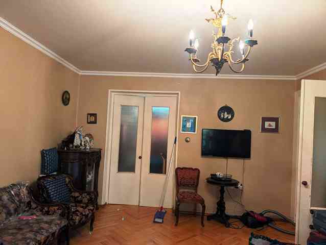 იყიდება ბინა საბურთალოზე