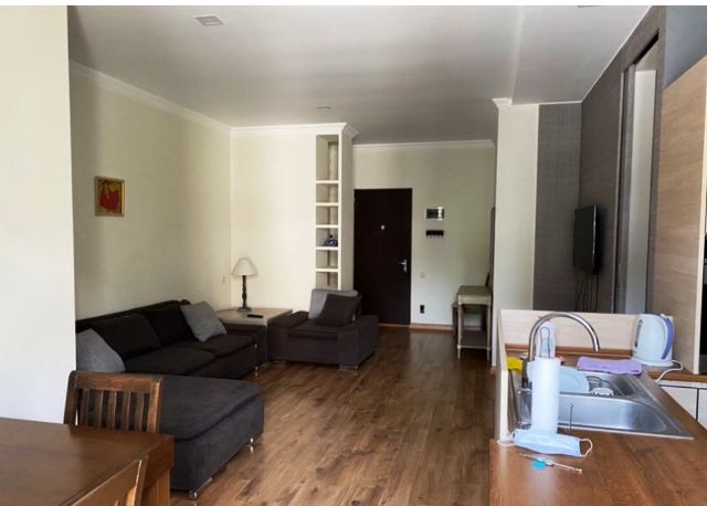 ქირავდება ბინა ვერაზე