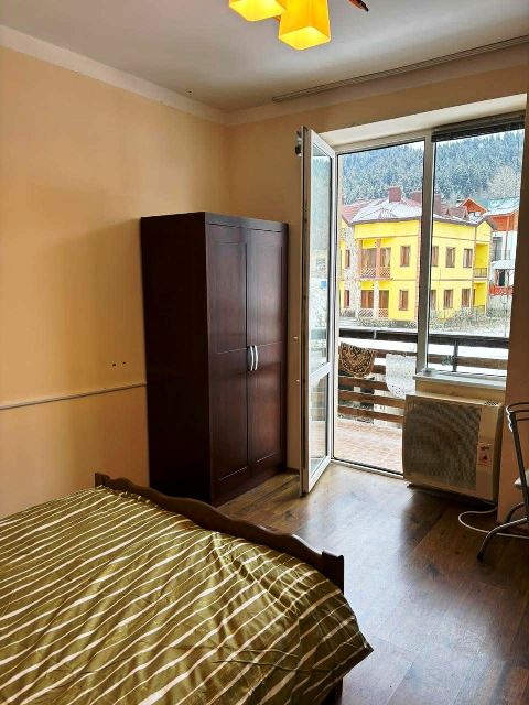 იყიდება ბინა ბაკურიანში