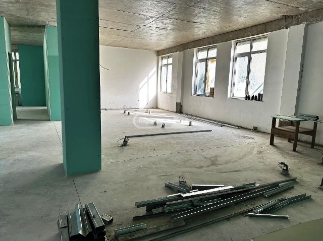 ქირავდება საოფისე ფართი ვაკეში